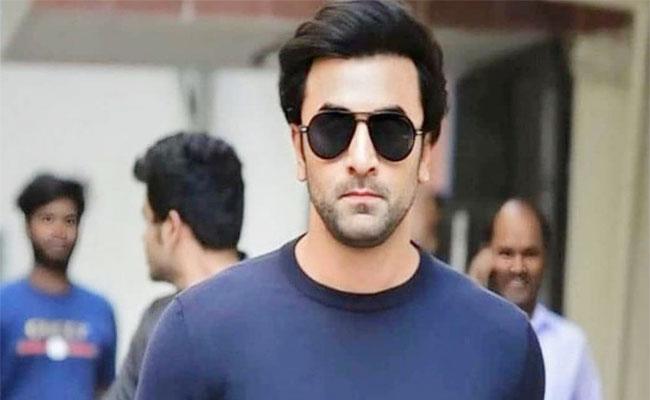 No Social Media, No Problem: Star’s Unique Path